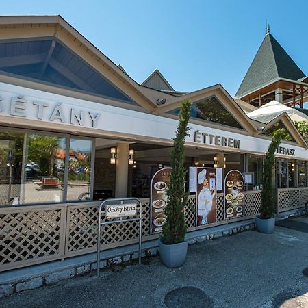 Setany Apartman Csopak Exteriör bild