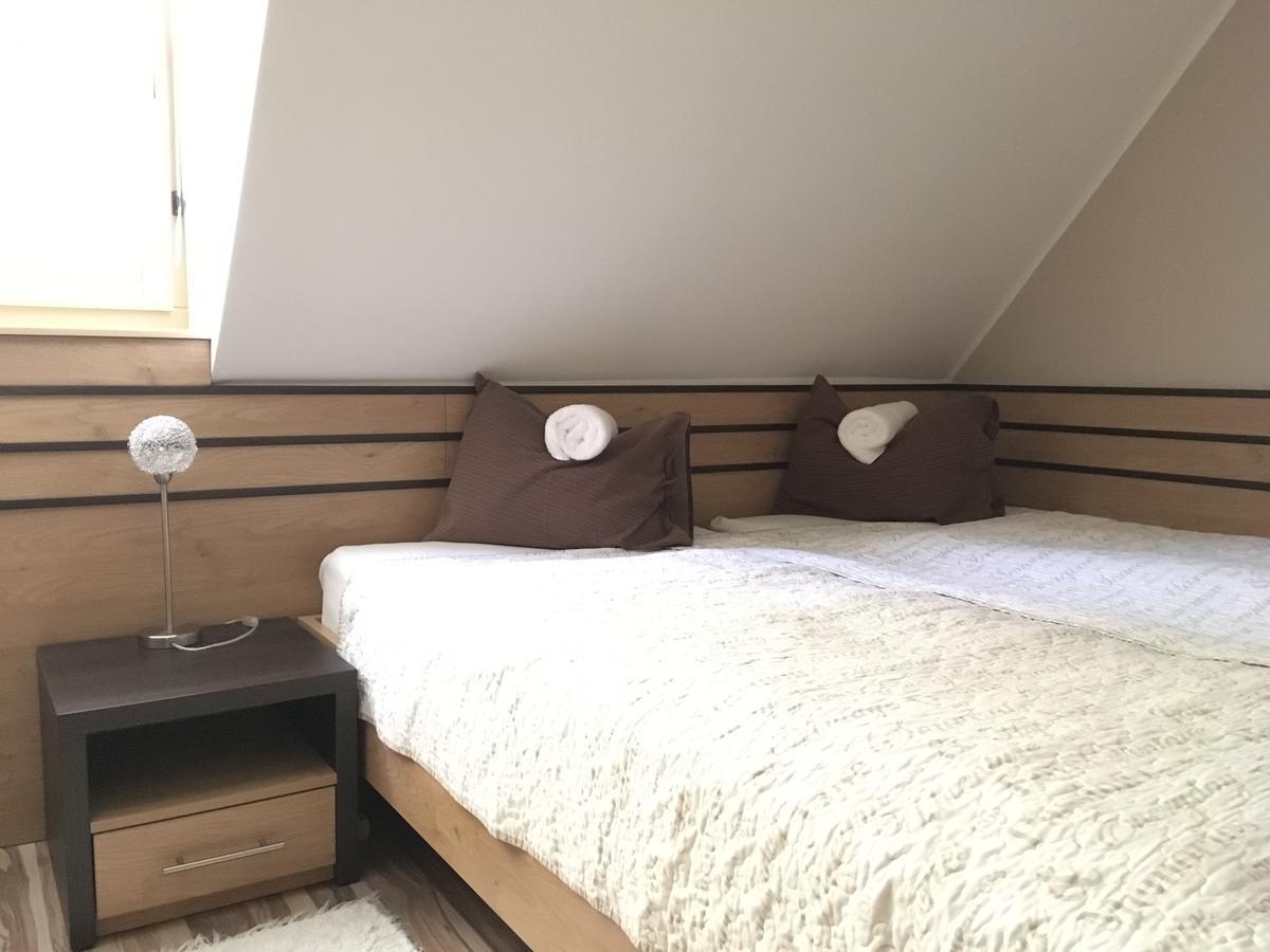 Setany Apartman Csopak Exteriör bild